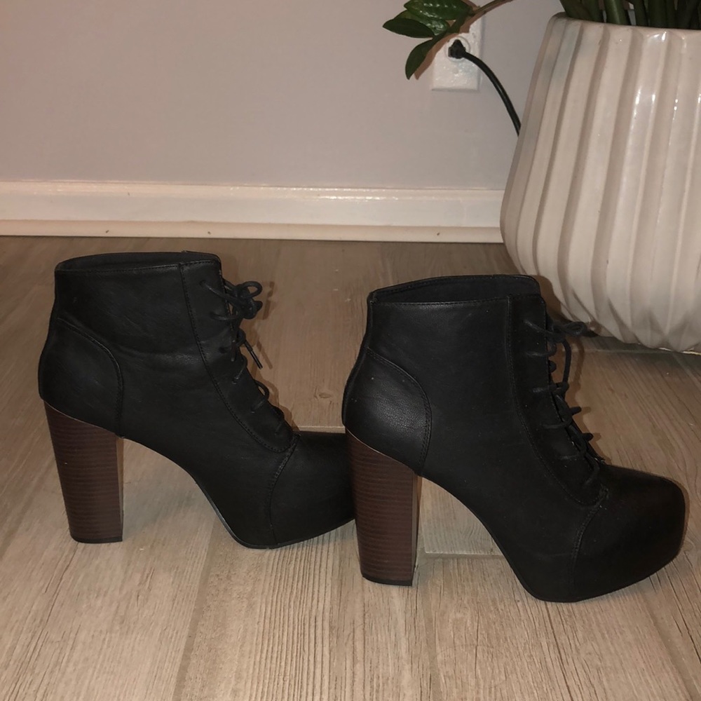 Heels - Picture 3 of 4